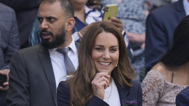 Cong nuong Kate tu cach ly sau khi tiep xuc voi ca duong tinh voi COVID-19